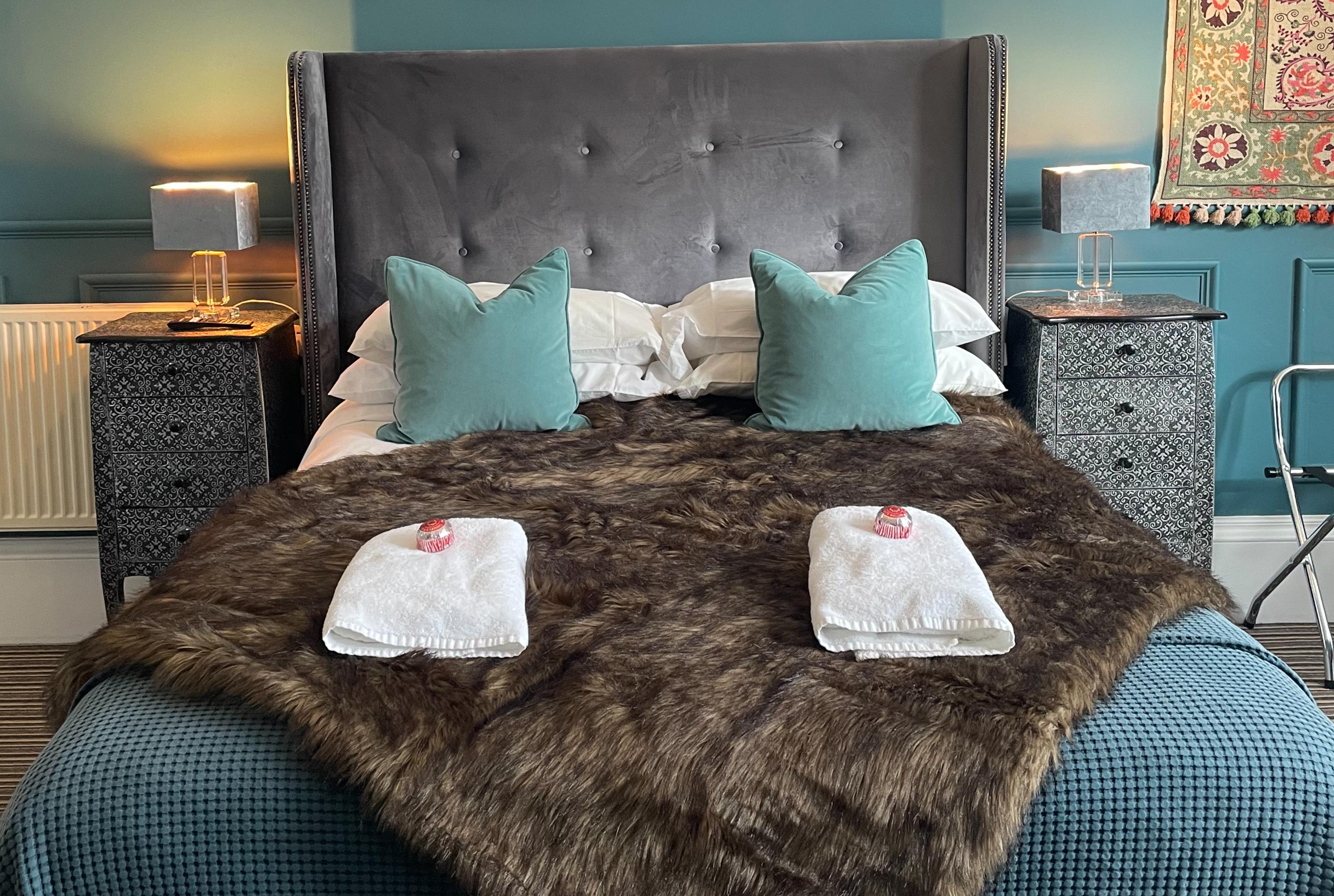 Large Superior King room 3 Albyn Townhouse, Edinburgh