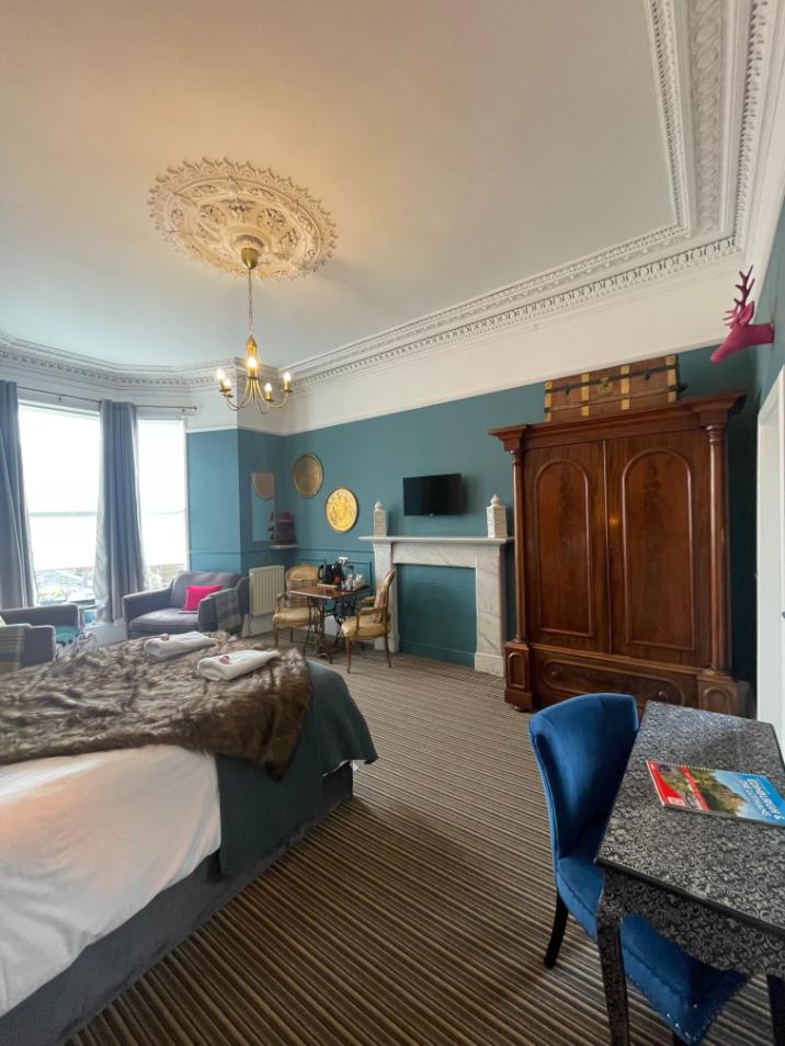 Large Superior King room 3 Albyn Townhouse, Edinburgh