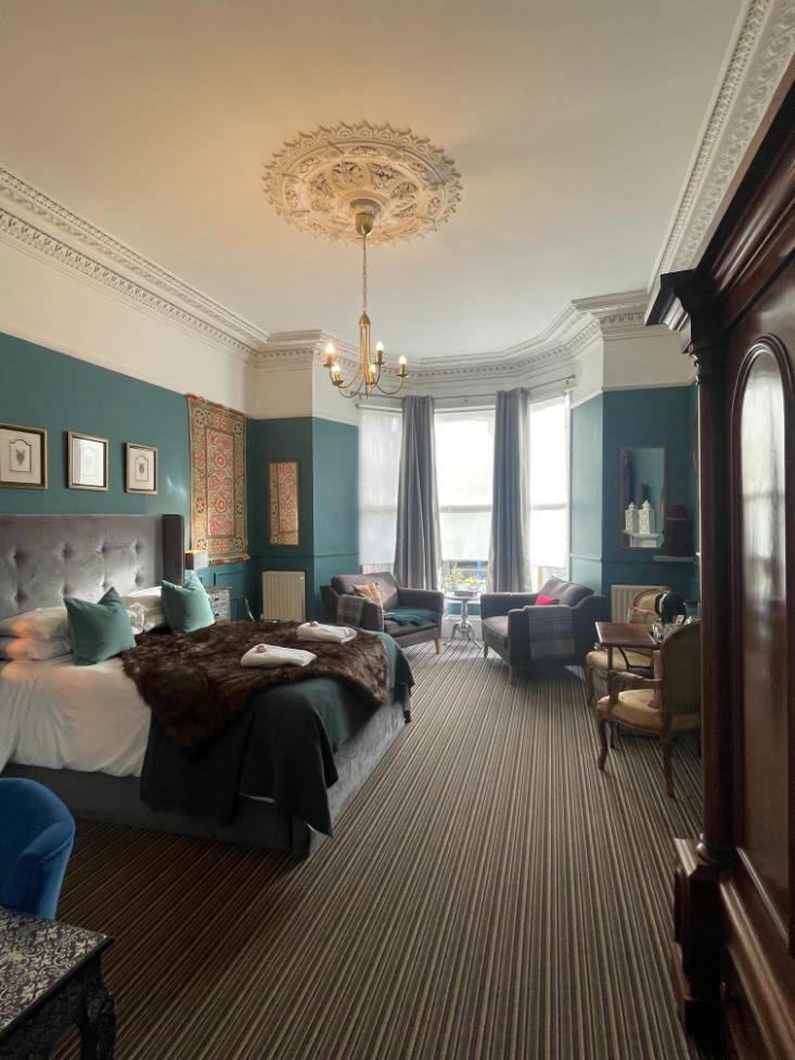 Large Superior King room 3 Albyn Townhouse, Edinburgh