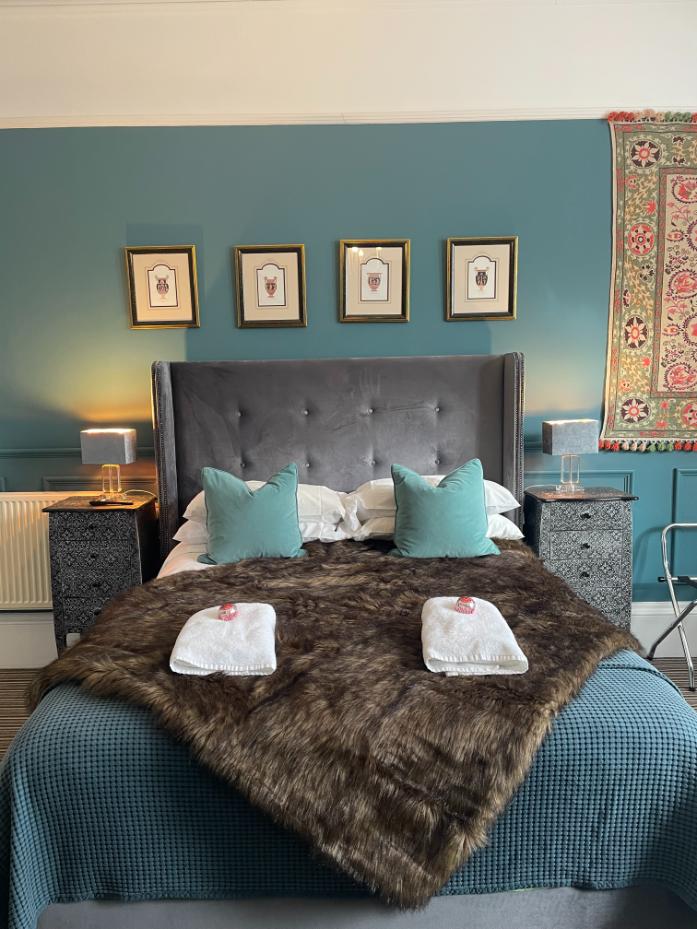 Large Superior King room 3 Albyn Townhouse, Edinburgh