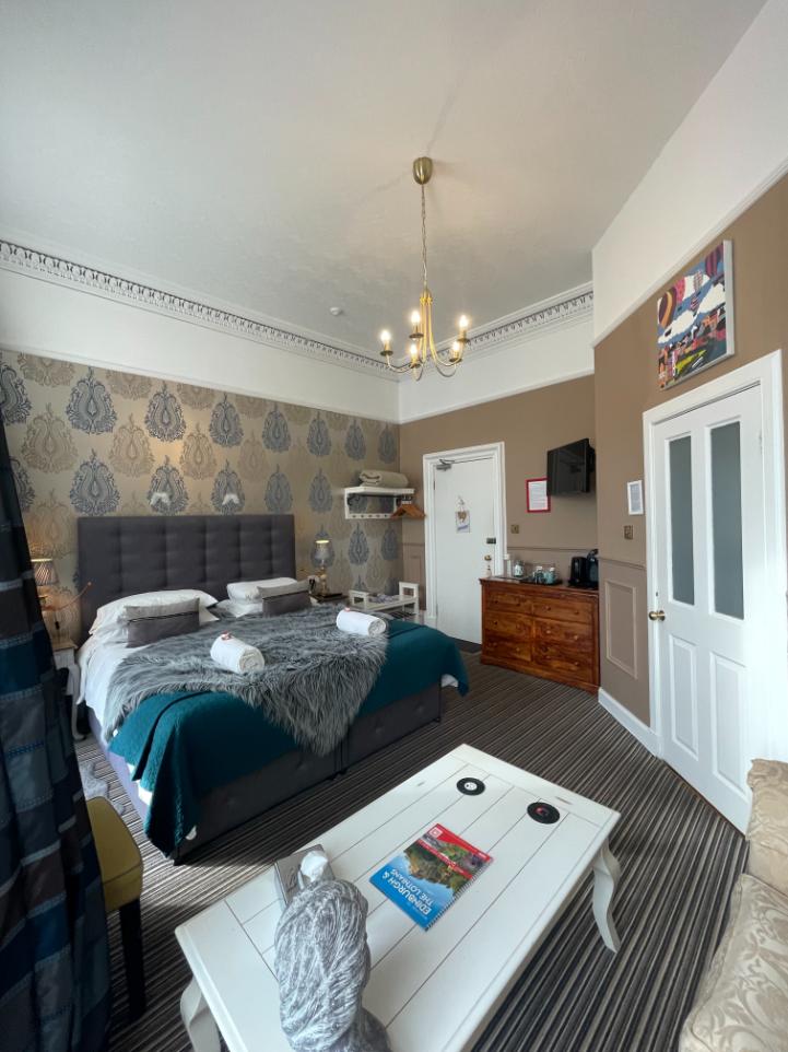 Superior King room 6 Albyn Townhouse, Edinburgh