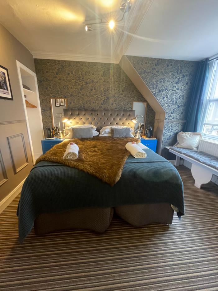 Superior King room 8 Albyn Townhouse, Edinburgh