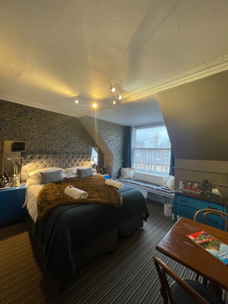 Superior King room 8 Albyn Townhouse, Edinburgh