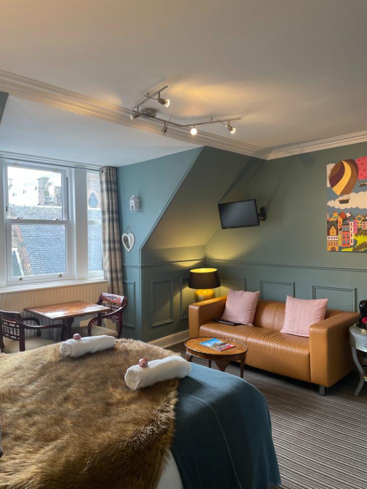 Large Superior King room 9 Albyn Townhouse, Edinburgh