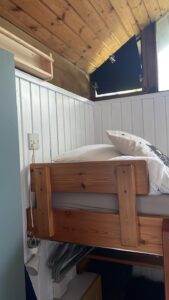 Belle Log cabin, Romantic Log cabin, hot tub, wood burner Loch Awe, bedroom 2